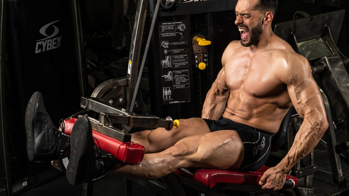 Dave Krasowski training at Wolf Gym